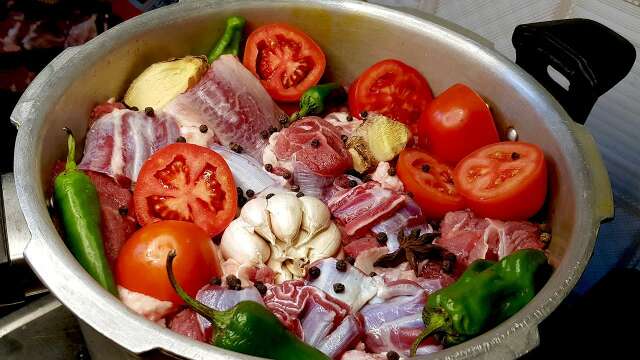 Tomato Mutton Qorma | Ramadan Special | Mutton Korma in Pressure Cooker